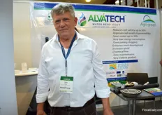 Yariv Kedar of Agri-Green showcases AlvaTech. AlvaTech is their new award-winning product that allows plants grown salt-water regions, leaves won’t get burnt as it allows to separate sodium and chloride molecules so plants can get naturally rid of these. Besides that it reduces water use by up to by 30%.